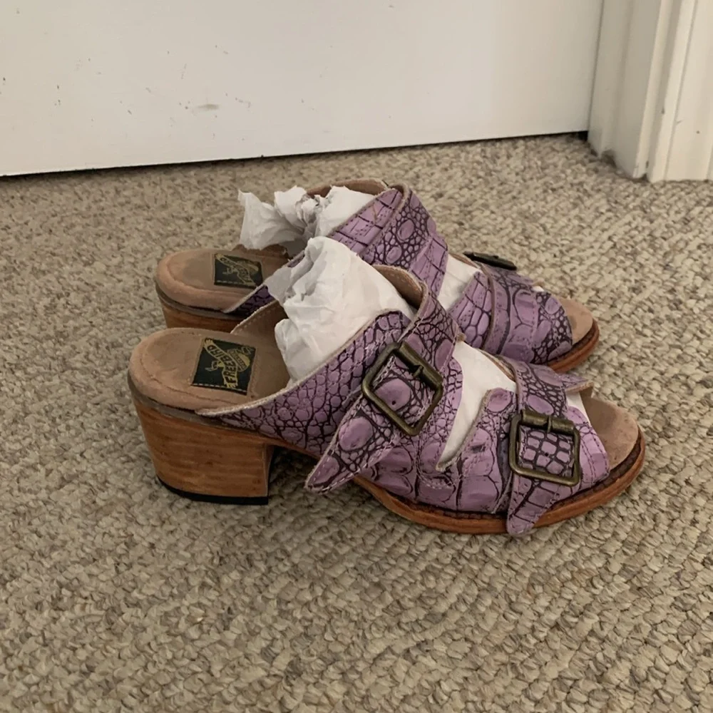 Freebird purple Lavendar Caprice boho wood stacked heel sandals sz 6 - Picture 3 of 7